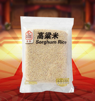 薈食(FINE FOOD)高粱米產(chǎn)自遼寧朝陽(yáng)1kg每袋，精選上等高粱，顆顆飽滿，晶瑩剔透，營(yíng)養(yǎng)健康。蛋白質(zhì)中賴(lài)氨酸含量較低，屬于半完全蛋白質(zhì)。高梁的尼克酸含量也不如玉米多，但卻能為人體所吸收。育種、種植、收割、加工，全程嚴(yán)格執(zhí)行標(biāo)準(zhǔn)，放心食用。