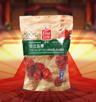 薈食(FINE LIFE)臻選灰棗產(chǎn)自新疆和田500g每袋，精選優(yōu)質(zhì)新疆和田紅棗為原料，經(jīng)先進(jìn)工藝精心制作而成，肉質(zhì)緊實，濕度適中，輕松享受。薈食臻選灰棗中富含豐富的蛋白質(zhì)、脂肪、碳水化合物及鈉等微量元素，有助于補充人體所需。采用精美袋式包裝，大氣上檔次，適合煲粥、泡茶、做餡等，食法多樣，是你居家生活的必備選擇