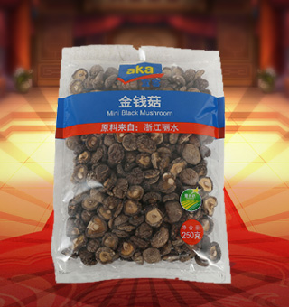 宜客(AKA)金錢菇產(chǎn)自浙江麗水250g每袋，精選優(yōu)質(zhì)金錢菇，經(jīng)先進(jìn)工藝加工而成，其味清香可口，質(zhì)地細(xì)膩，是一種風(fēng)味獨(dú)特的食用菌。將本品用清水洗凈浸泡后，可直接與肉絲爆炒、排骨煲湯，或作為佐料，葷素皆宜本產(chǎn)品采用的是袋裝的包裝方式，包裝較輕，讓您攜帶起來更加的方便自如。